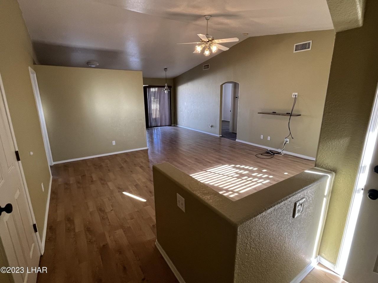 2557 Palisades Dr - Photo 3 of 26