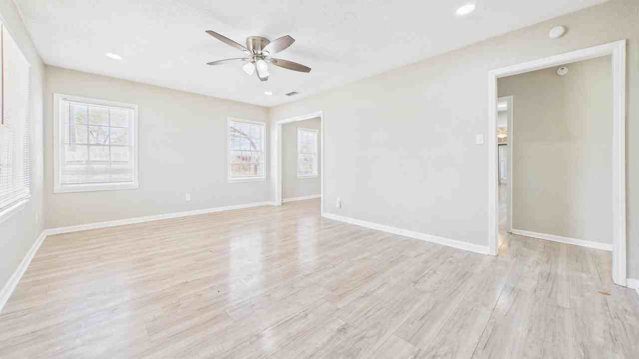 2430 31st Street unit: Front - Photo 3 of 26