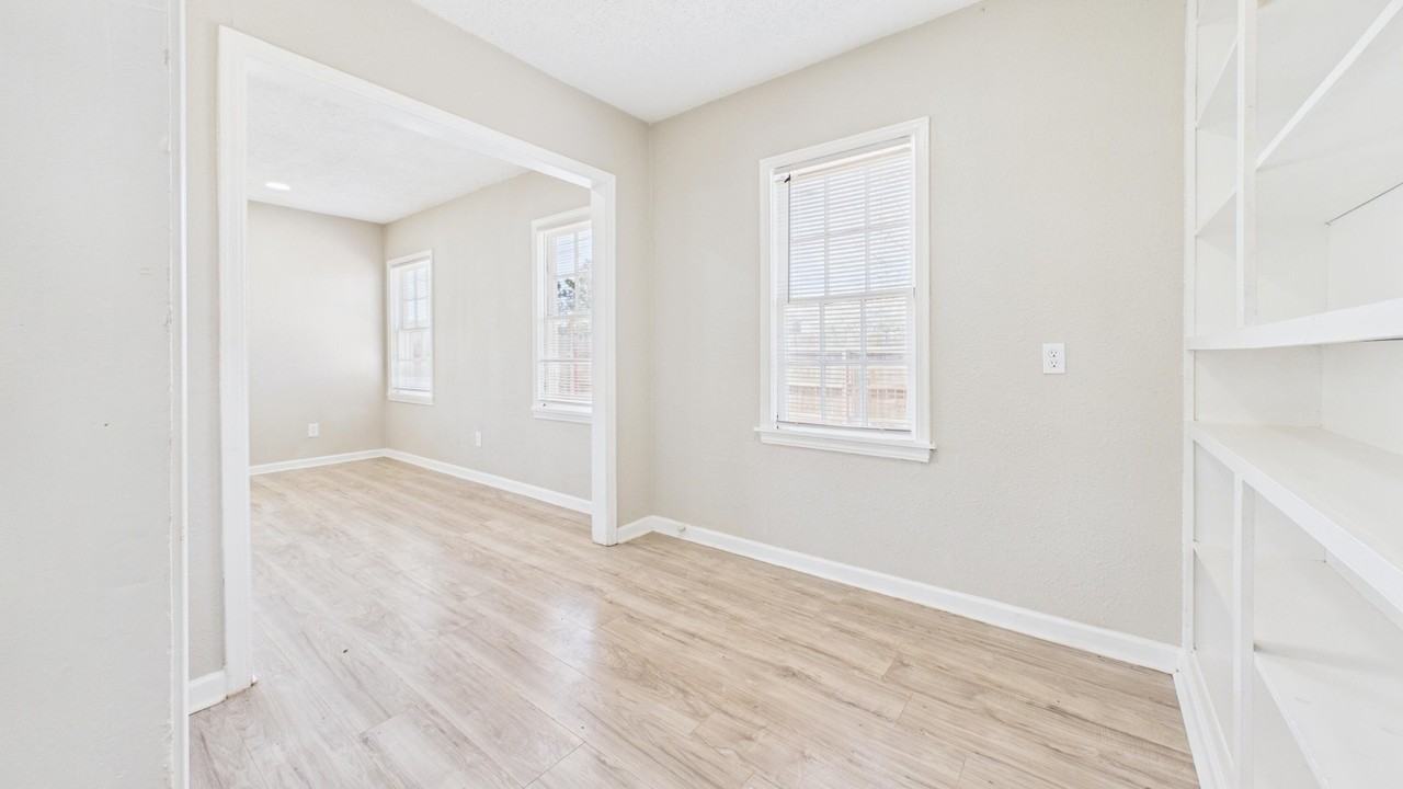 2430 31st Street unit: Front - Photo 6 of 26