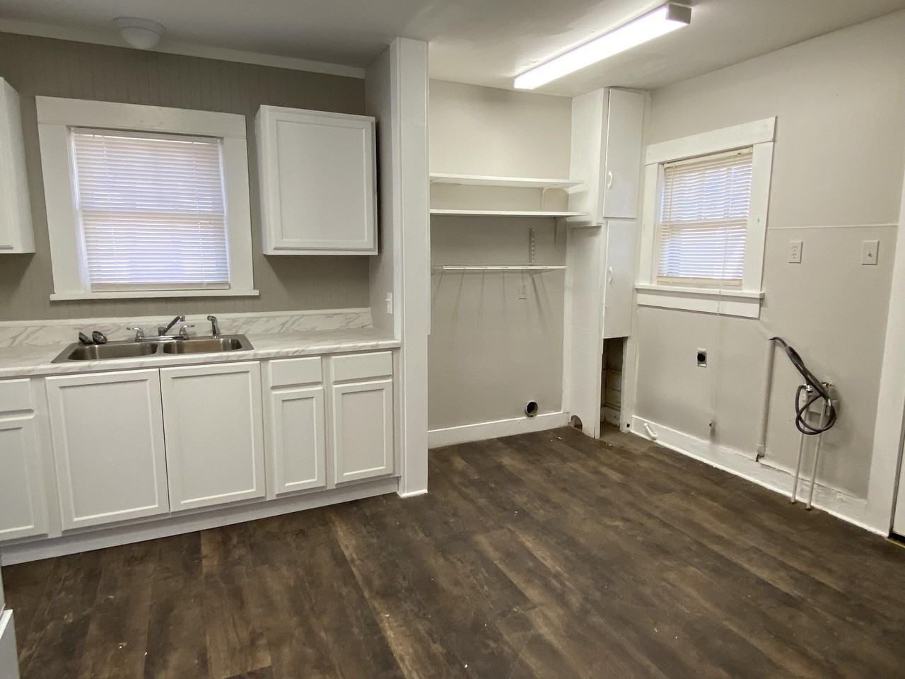 2616 23rd St - Photo 6 of 10