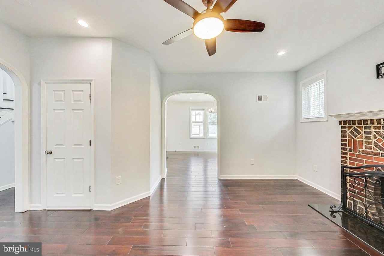 3418 Pennsylvania Ave Se - Photo 3 of 9