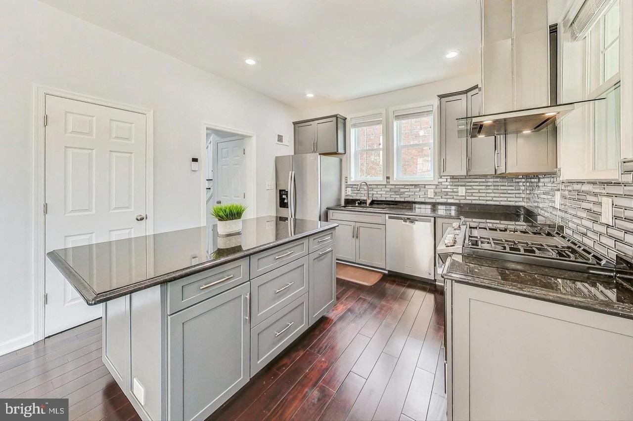 3418 Pennsylvania Ave Se - Photo 5 of 9