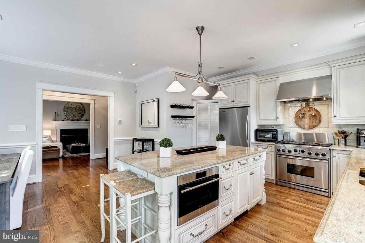 2243 40th St Nw - Photo 6 of 45