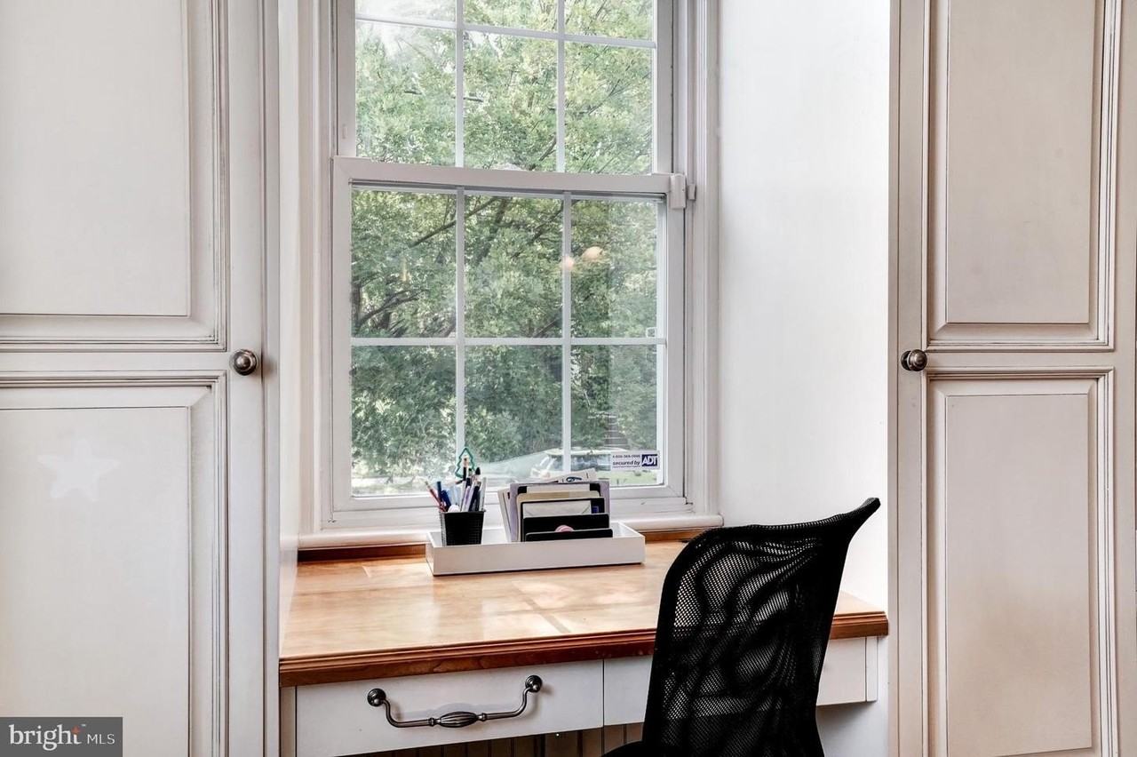 2243 40th St Nw - Photo 7 of 45