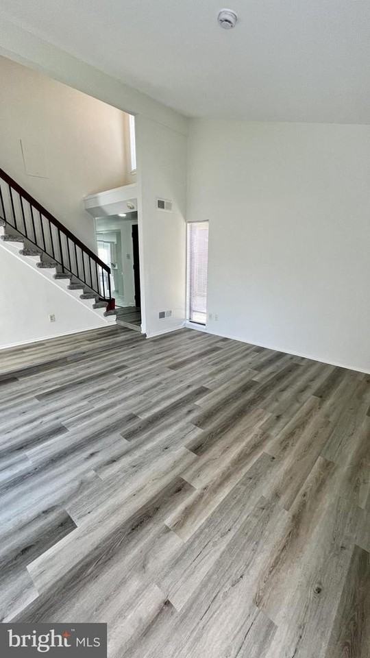 10748 Wayridge Dr - Photo 7 of 34