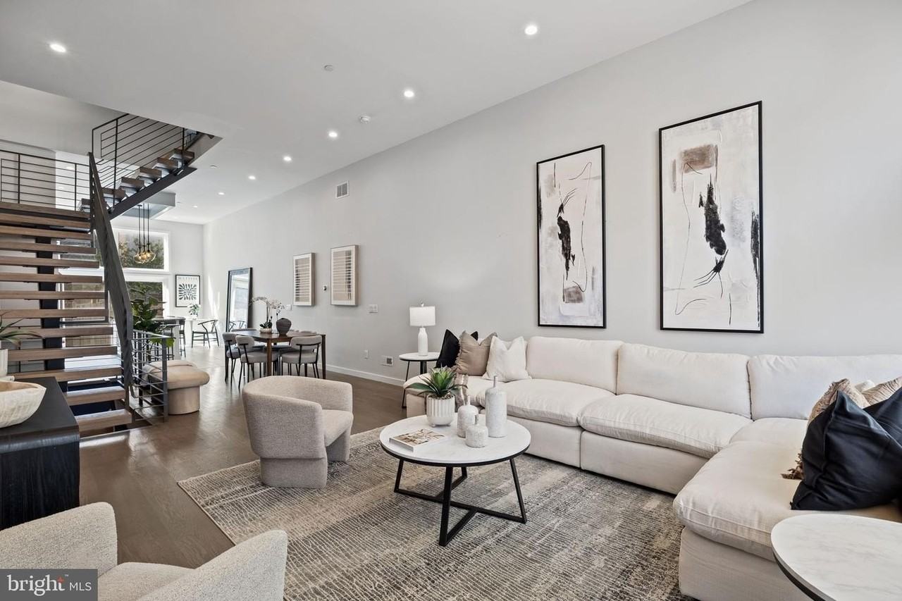 2106 Spring St - Photo 6 of 50