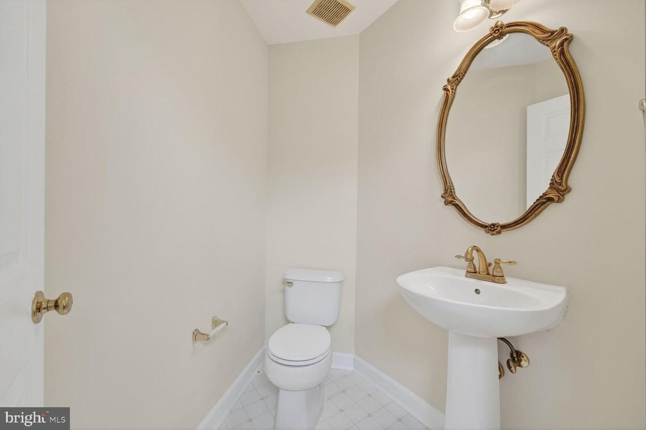 6652 Debra Lu Way - Photo 5 of 36