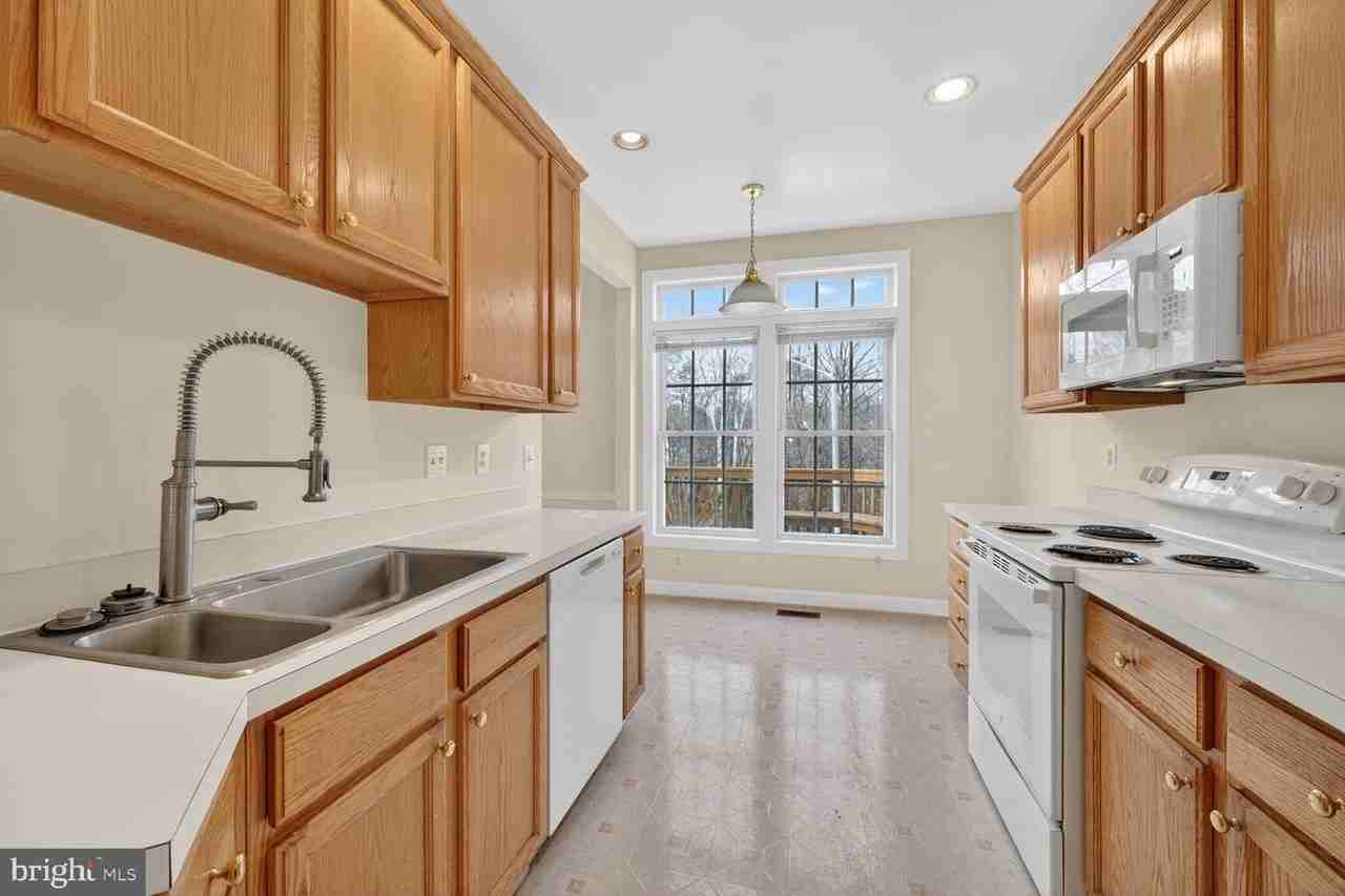 6652 Debra Lu Way - Photo 7 of 36