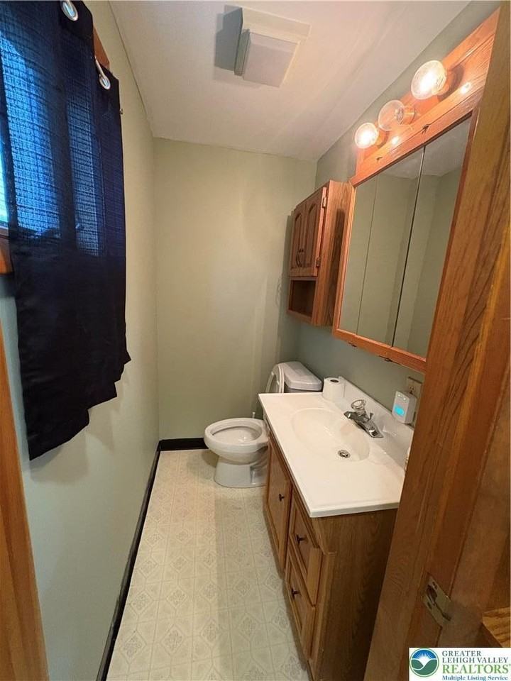 210 S 9th St - Photo 6 of 23