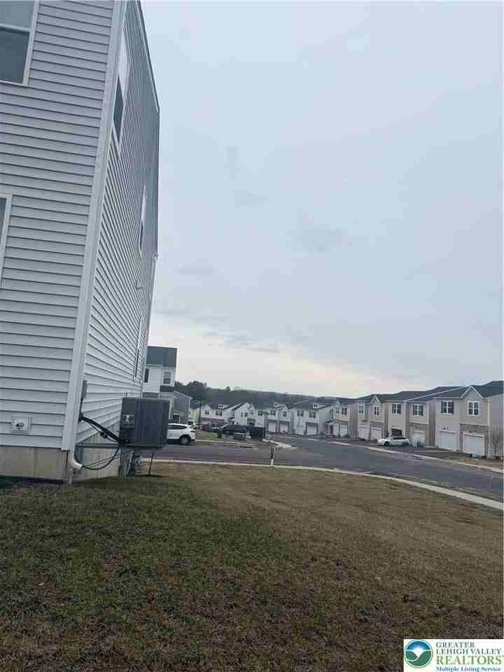 4900 Brookside Ct - Photo 3 of 19