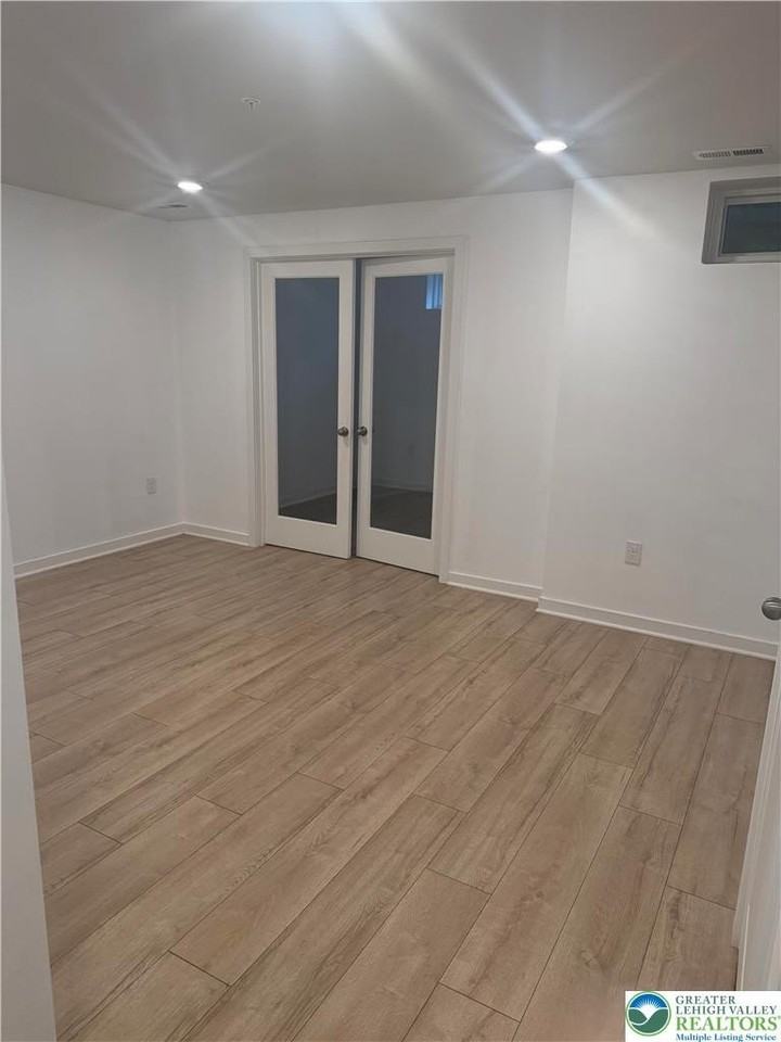 4900 Brookside Ct - Photo 5 of 19