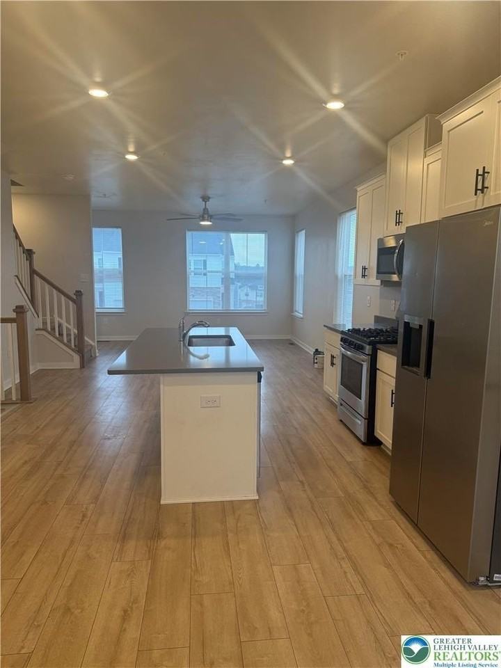 4900 Brookside Ct - Photo 7 of 19