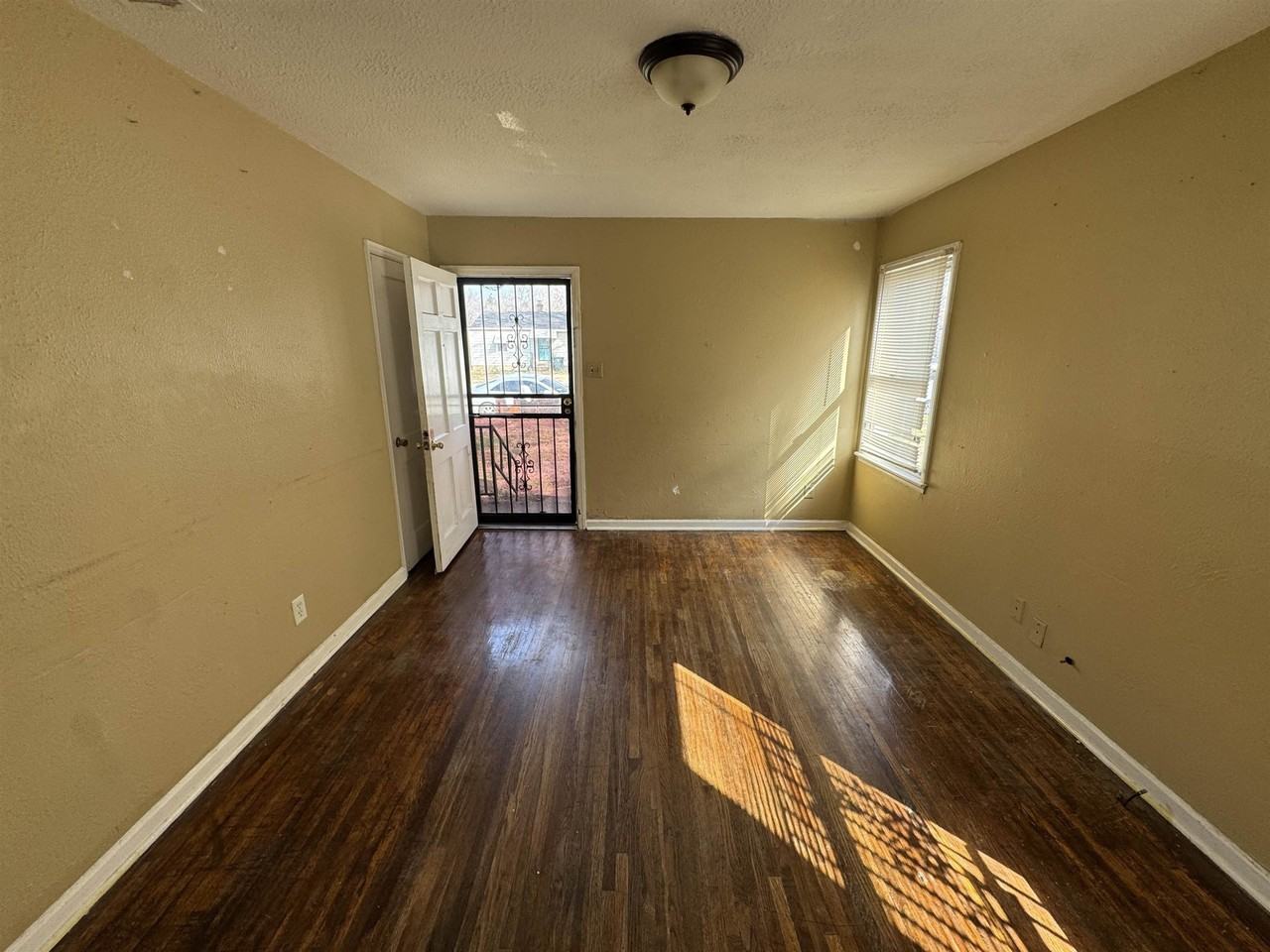 4071 Grey Rd - Photo 4 of 8