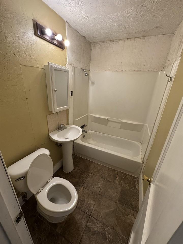 4071 Grey Rd - Photo 6 of 8