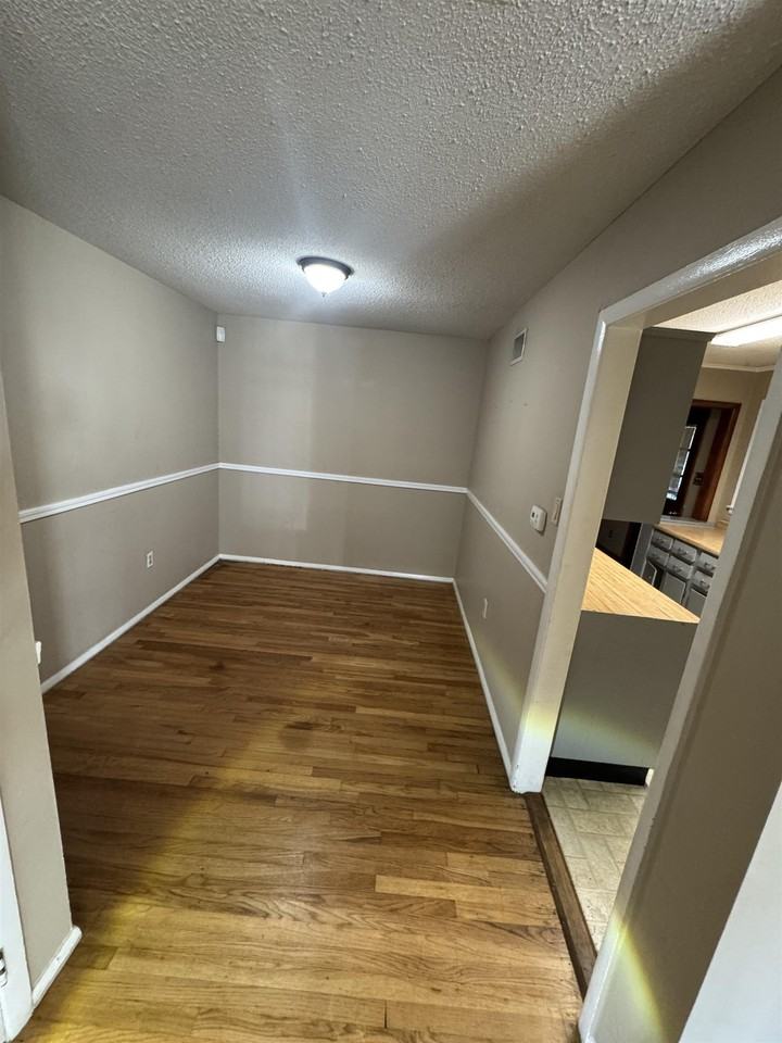 4914 Durbin Ave - Photo 5 of 18