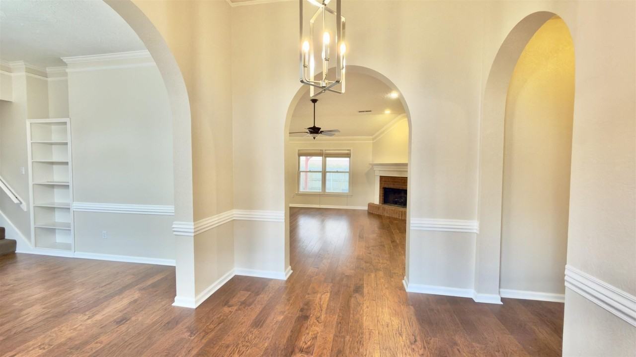 275 Home Pl - Photo 3 of 19