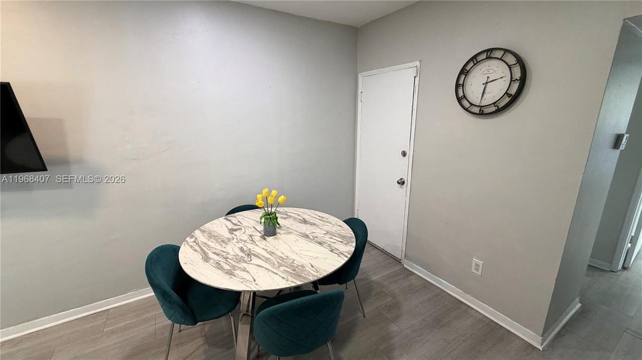 10000 E Bay Harbor Dr #14 - Photo 4 of 18