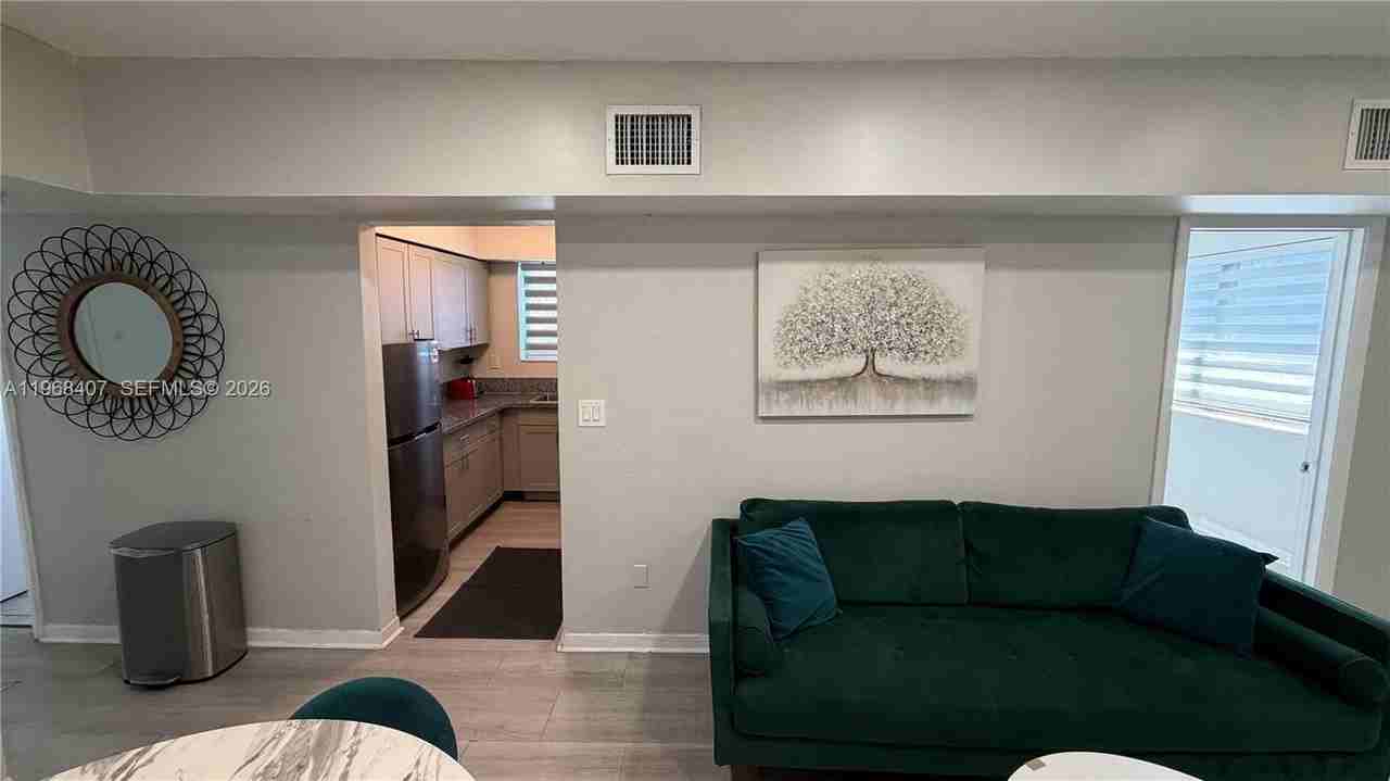 10000 E Bay Harbor Dr #14 - Photo 5 of 18