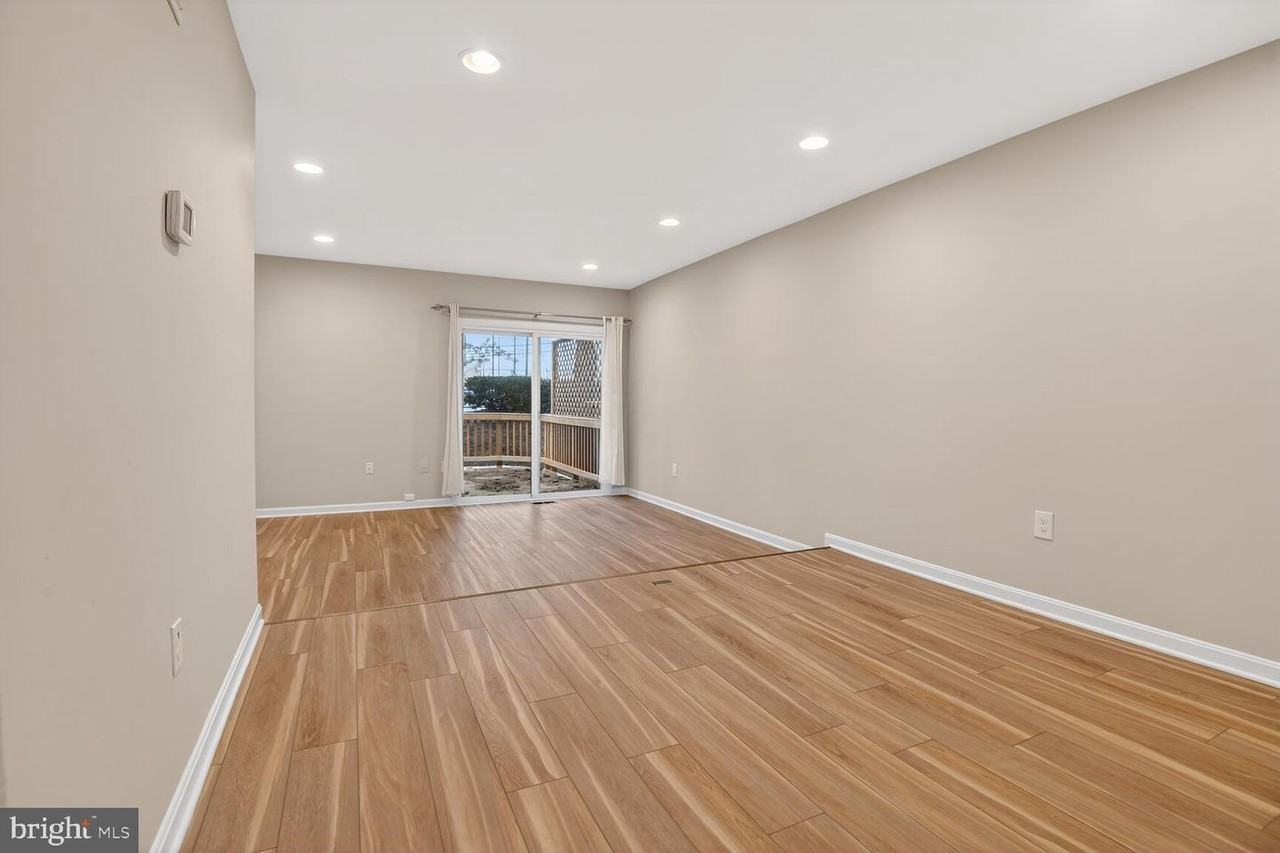 2874 Sutton Oaks Ln #1 - Photo 7 of 31