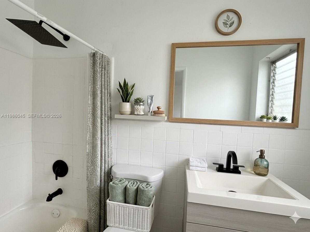 316 Surfside Blvd #5 - Photo 4 of 5