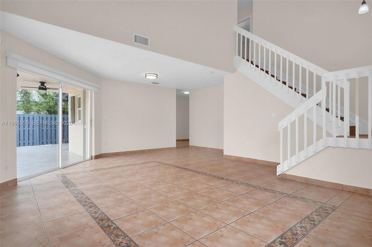 11811 Sw 102nd St #0 - Photo 4 of 36