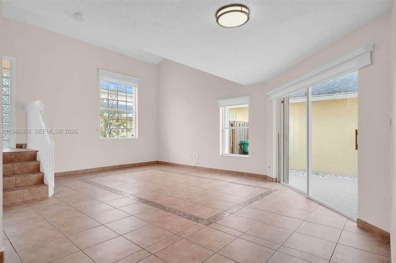 11811 Sw 102nd St #0 - Photo 5 of 36