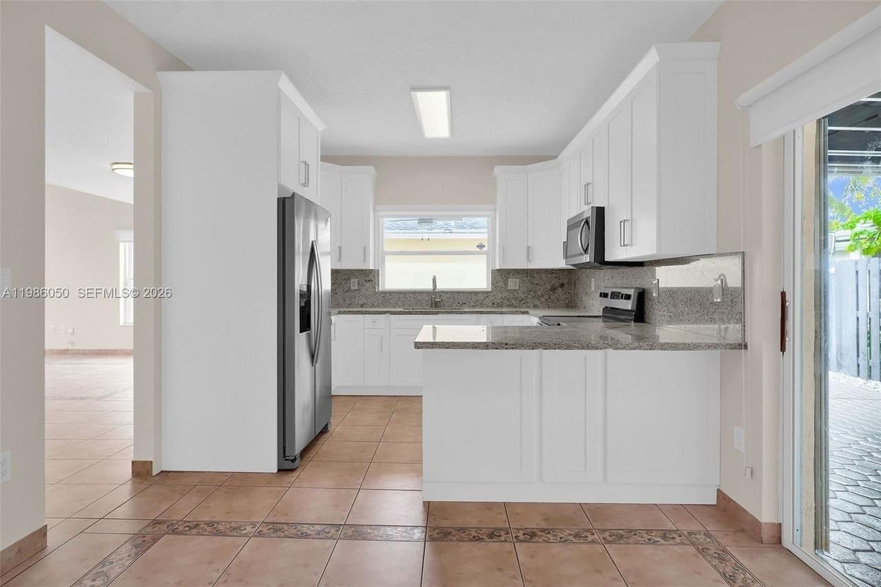 11811 Sw 102nd St #0 - Photo 7 of 36