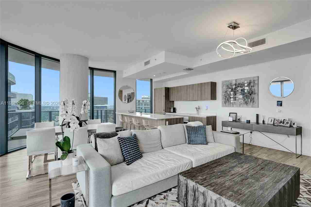 801 S Miami Ave #4901 - Photo 2 of 20