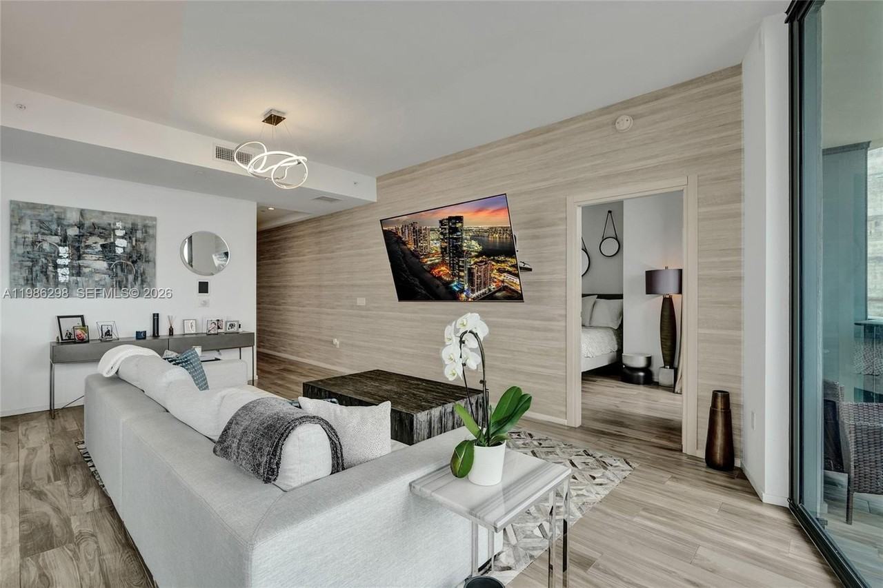 801 S Miami Ave #4901 - Photo 3 of 20