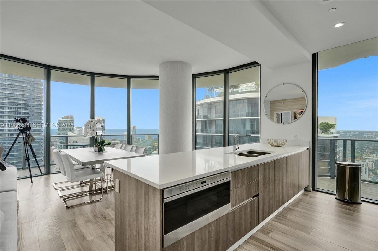 801 S Miami Ave #4901 - Photo 5 of 20