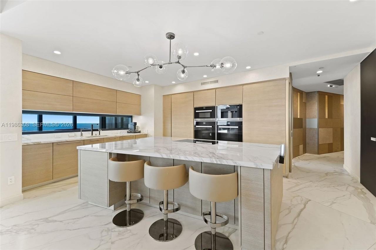18555 Collins Ave #2201 - Photo 7 of 48