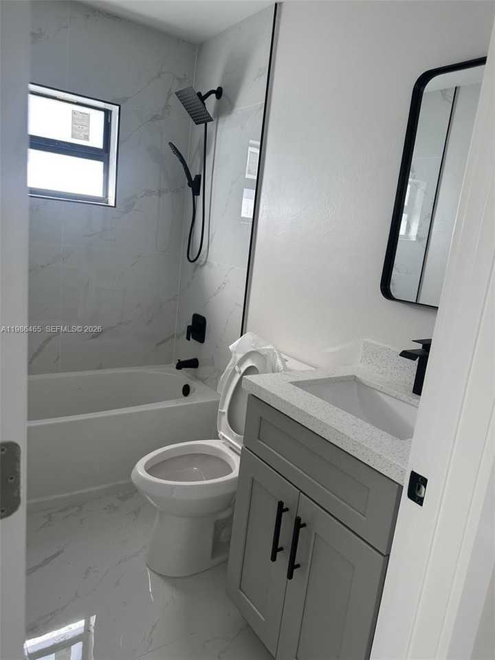 712 Euston Ave S - Photo 7 of 17