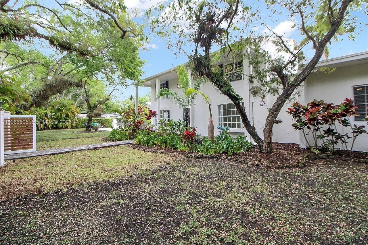 6900 Sw 104th St - Photo 4 of 50