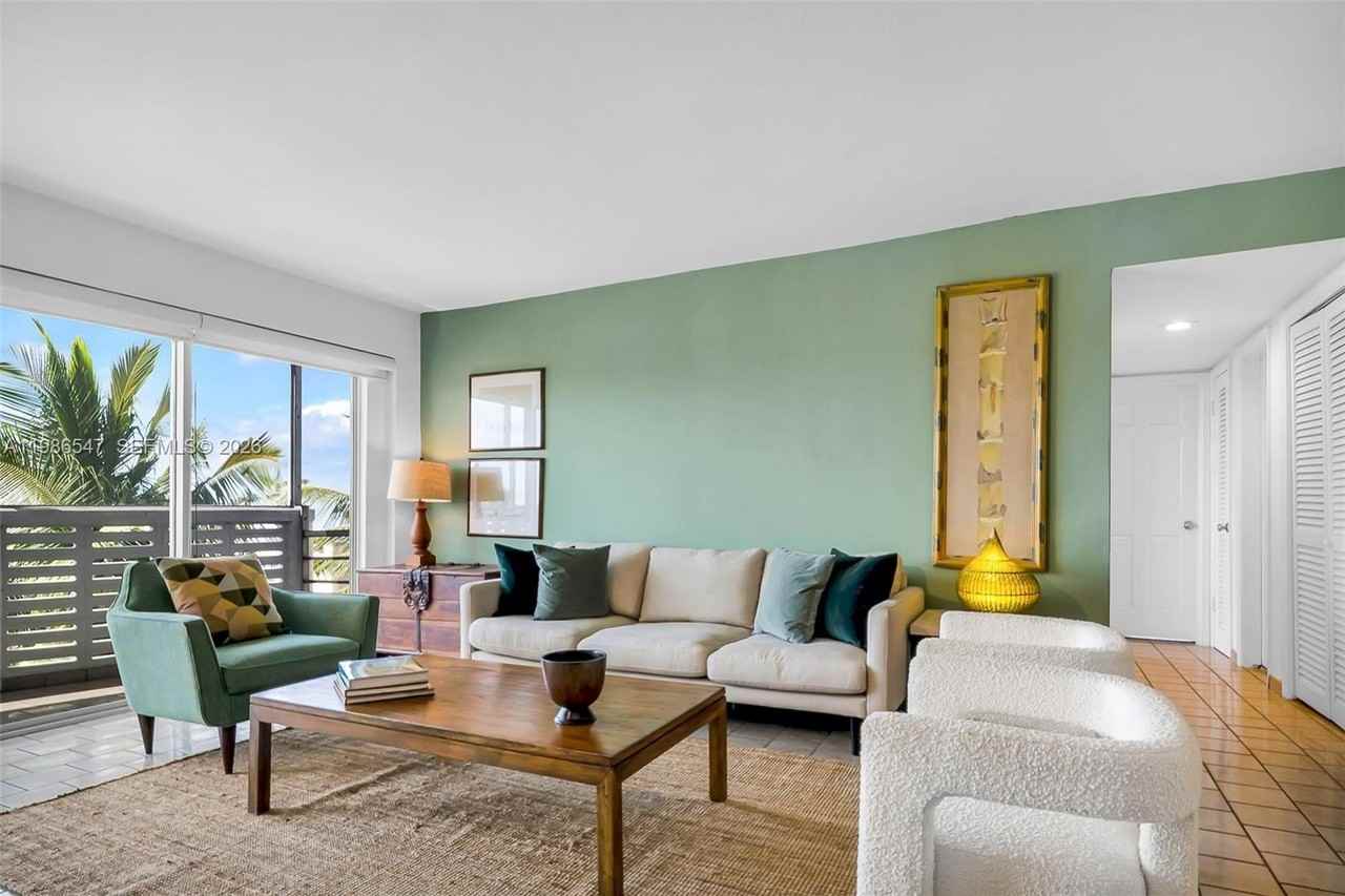 555 Crandon Blvd #53 - Photo 2 of 23