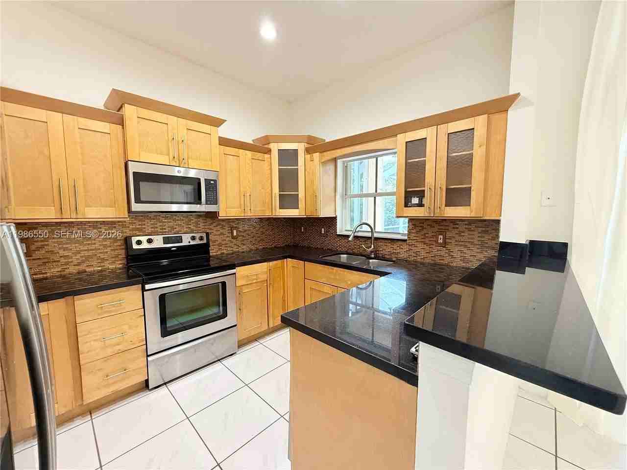 964 Tanglewood Cir - Photo 6 of 29