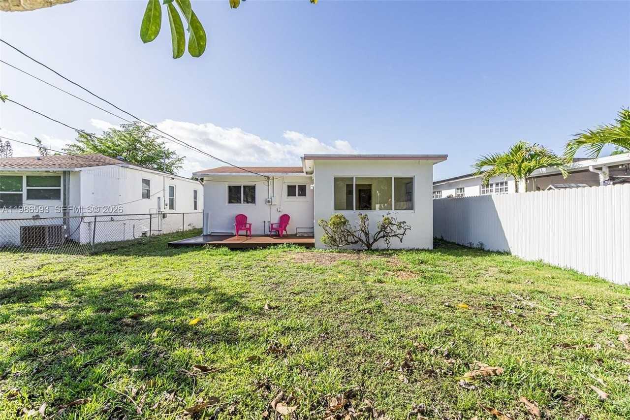 616 Nw 3rd Ct - Photo 3 of 24