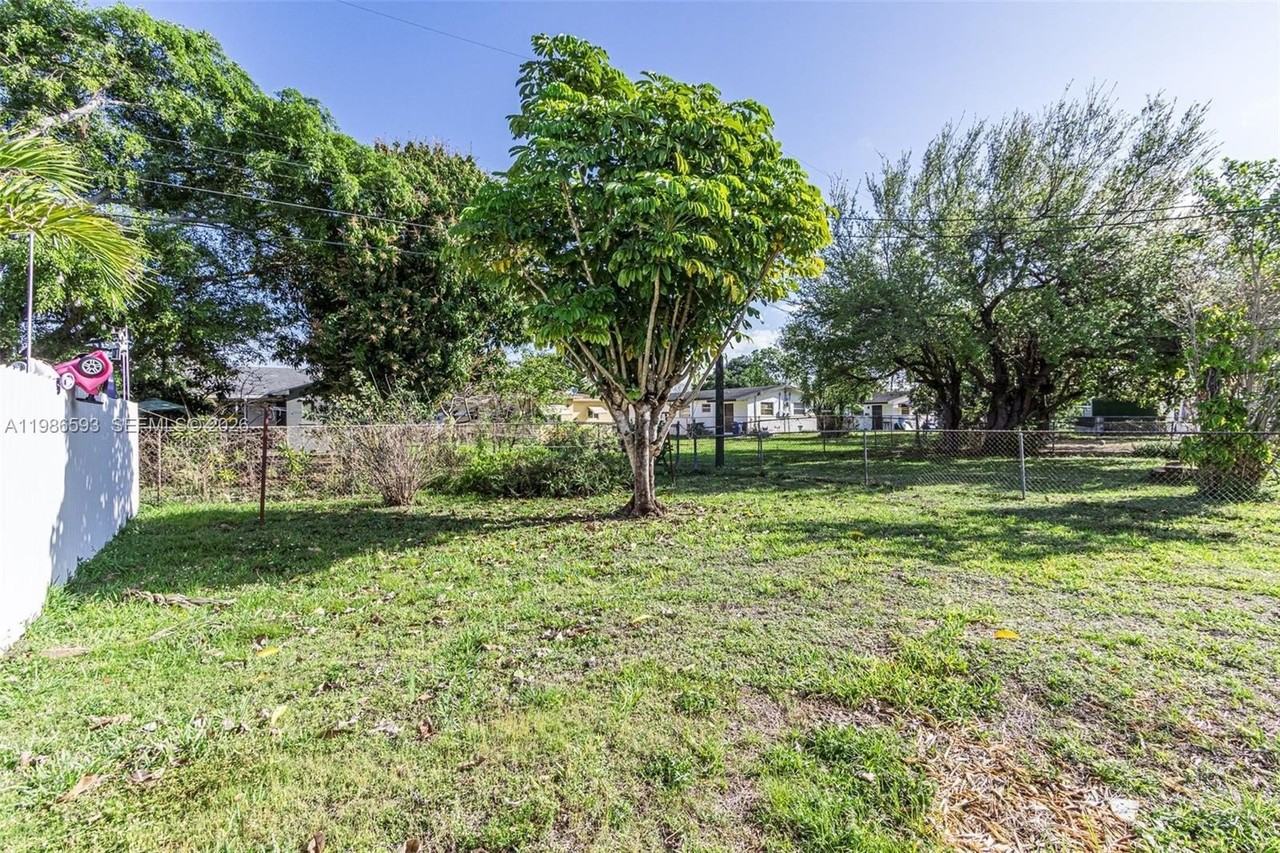 616 Nw 3rd Ct - Photo 6 of 24