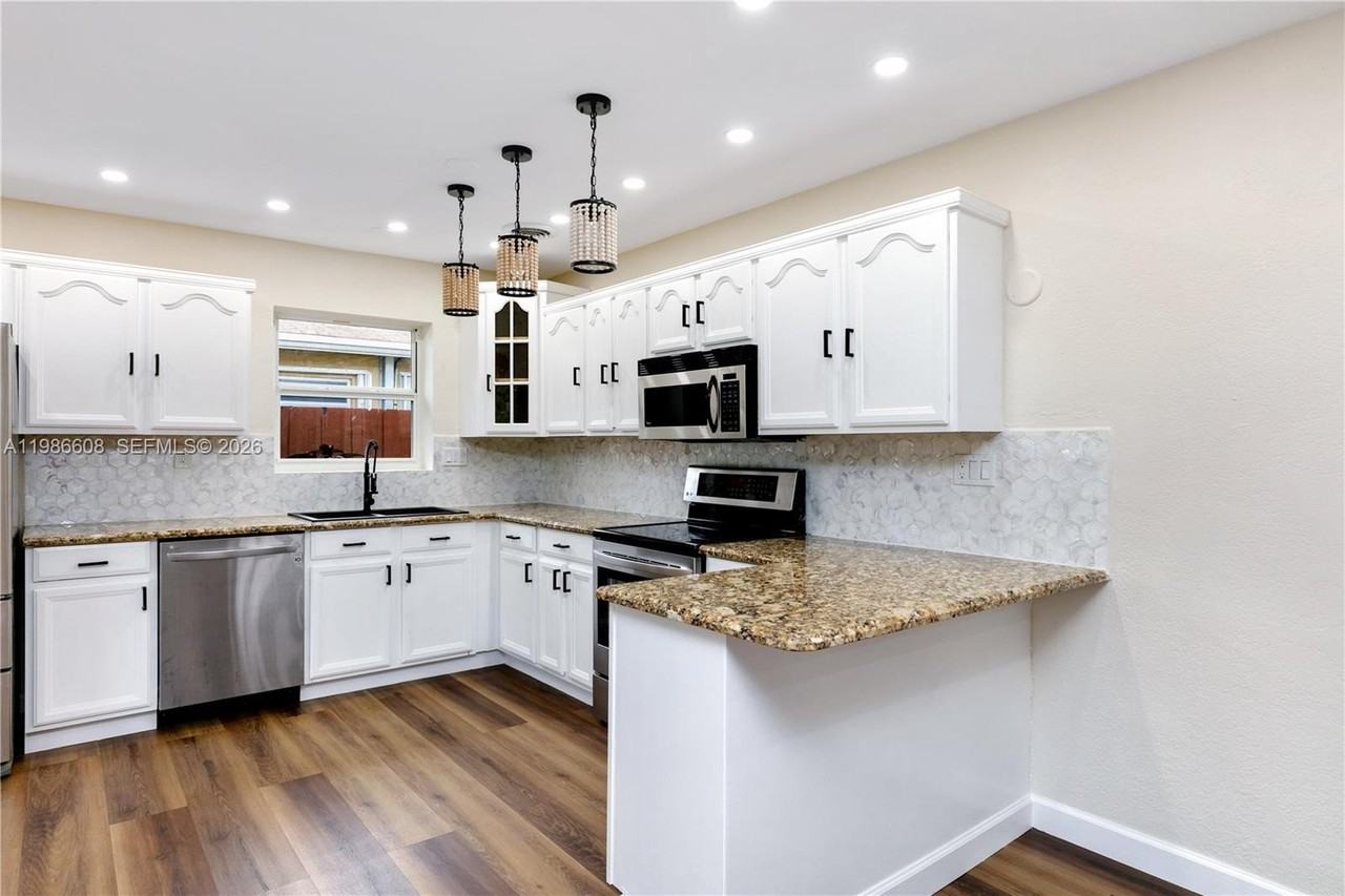 1507 Harding St - Photo 2 of 41