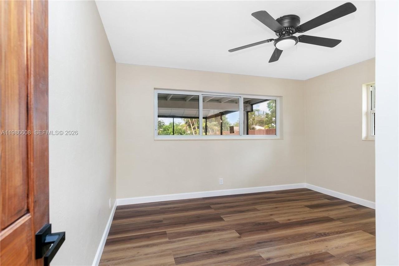 1507 Harding St - Photo 7 of 41