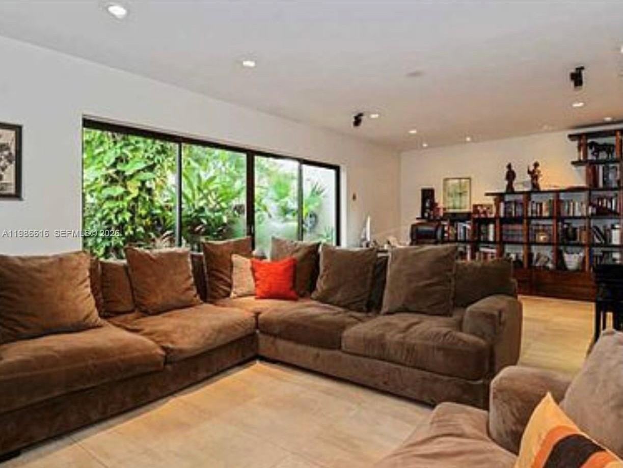 2991 Lakewood Ln #329 - Photo 5 of 16