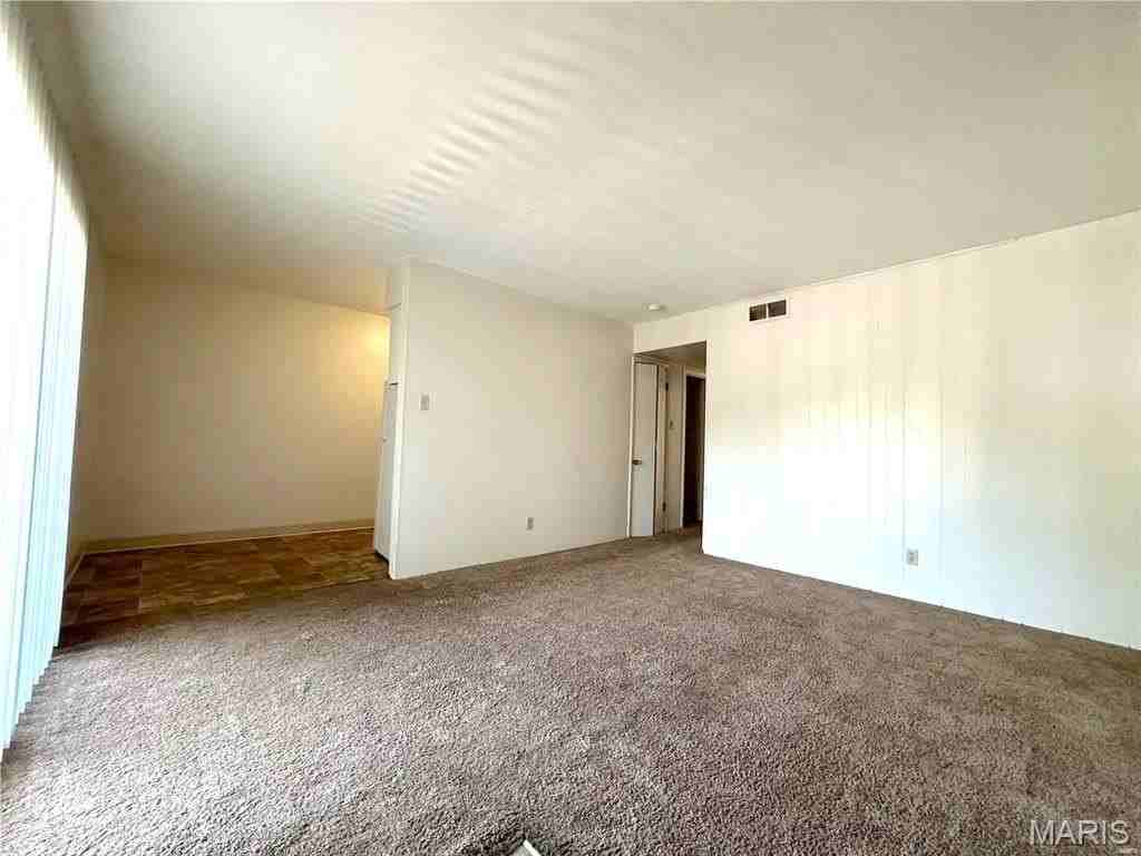 702 S Lincoln Ave #6 - Photo 3 of 9