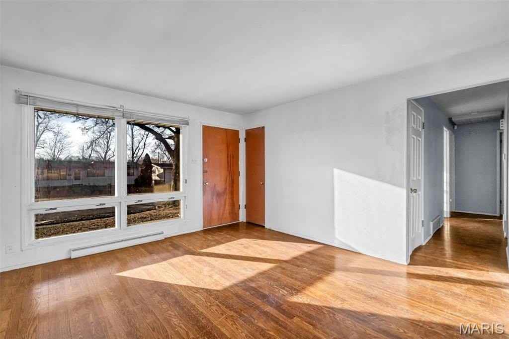 9014 Ellison Dr - Photo 5 of 38