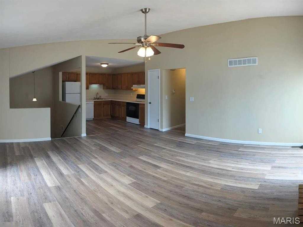 48 Ramona Dr - Photo 3 of 22