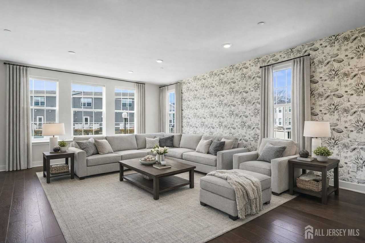 1901 Swales Ct - Photo 4 of 36