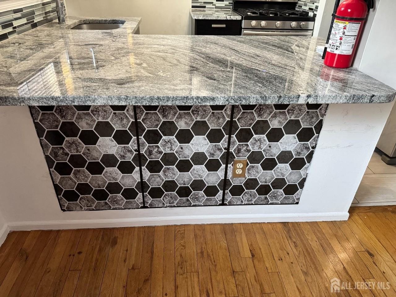 6501 Avenue C - Photo 3 of 14