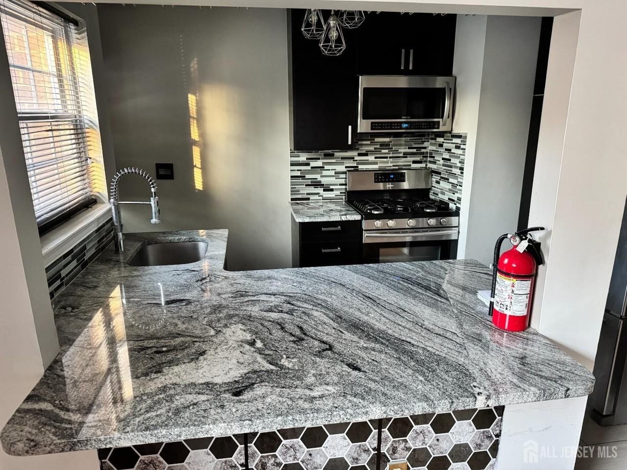 6501 Avenue C - Photo 4 of 14