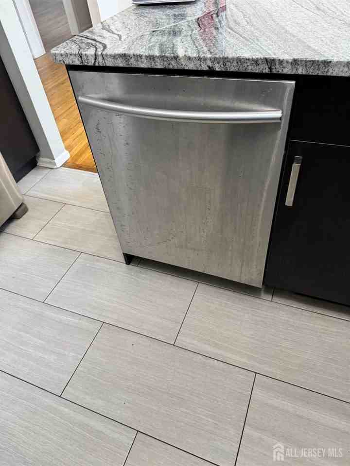 6501 Avenue C - Photo 7 of 14