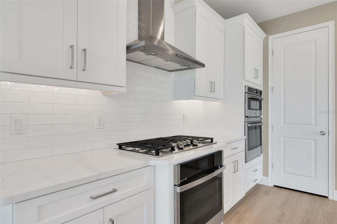 2217 6th St E - Photo 3 of 50