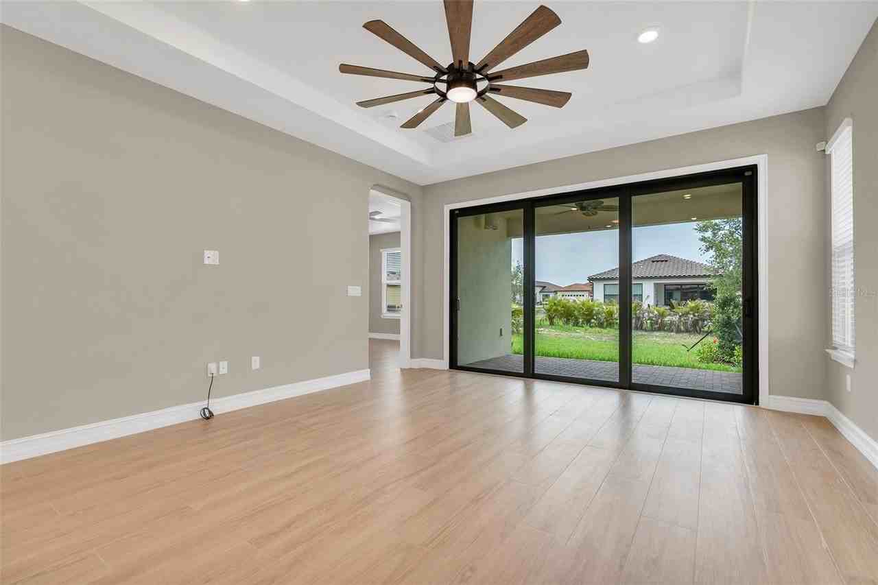 2217 6th St E - Photo 5 of 50