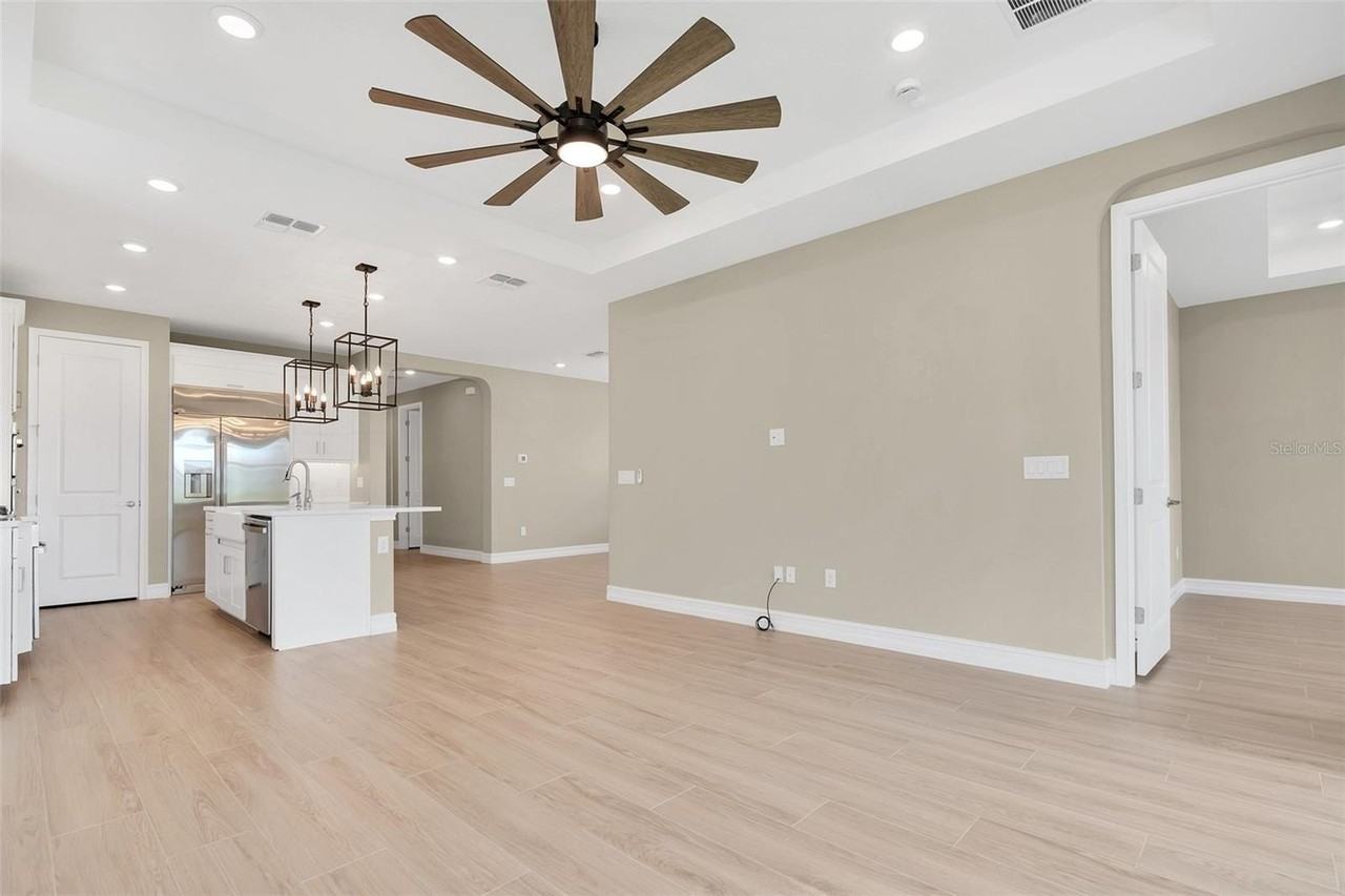 2217 6th St E - Photo 7 of 50